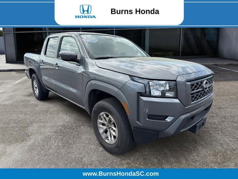 Used 2024 Nissan Frontier SV image 1