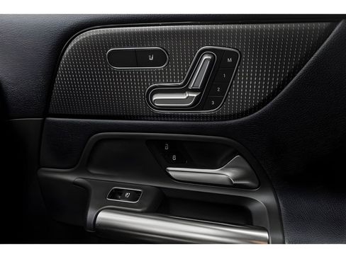 Used 2022 Mercedes-Benz GLA 250 4MATIC image 24