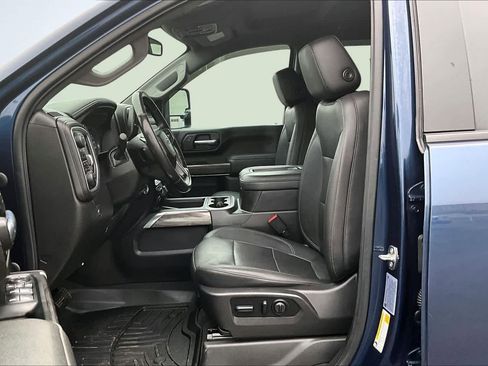 Used 2022 Chevrolet Silverado 3500 LTZ w/ LTZ Plus Package image 11