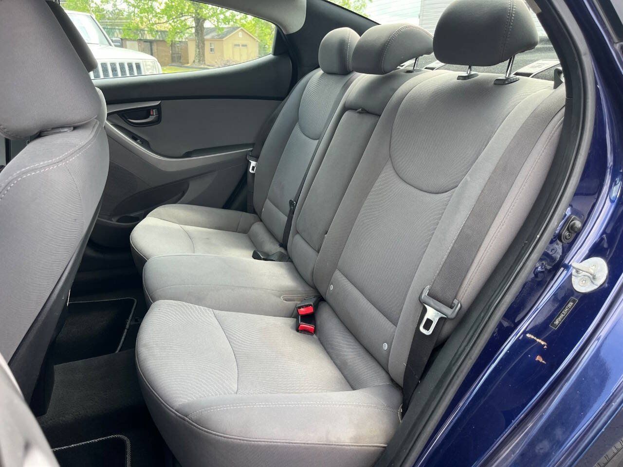 Used 2014 Hyundai Elantra SE FWD image 14