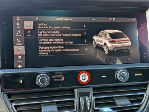 New 2026 Porsche Macan image 18