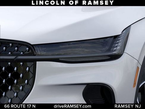 New 2026 Lincoln Nautilus Premier AWD/4WD image 19