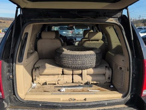 Used 2009 Cadillac Escalade Base image 10