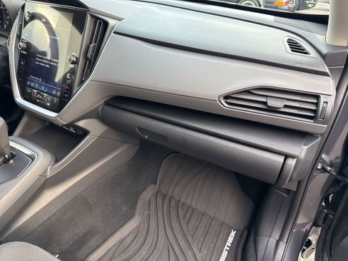 Used 2025 Subaru Crosstrek 2.5i Premium w/ Convenience Package #2 image 32