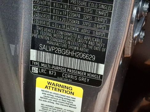 Used 2017 Land Rover Range Rover Evoque SE Premium image 24