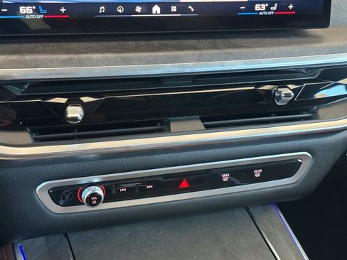 Used 2024 BMW X5 M60i AWD/4WD image 17