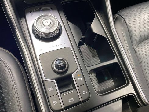 Used 2025 Kia Sorento EX FWD image 31