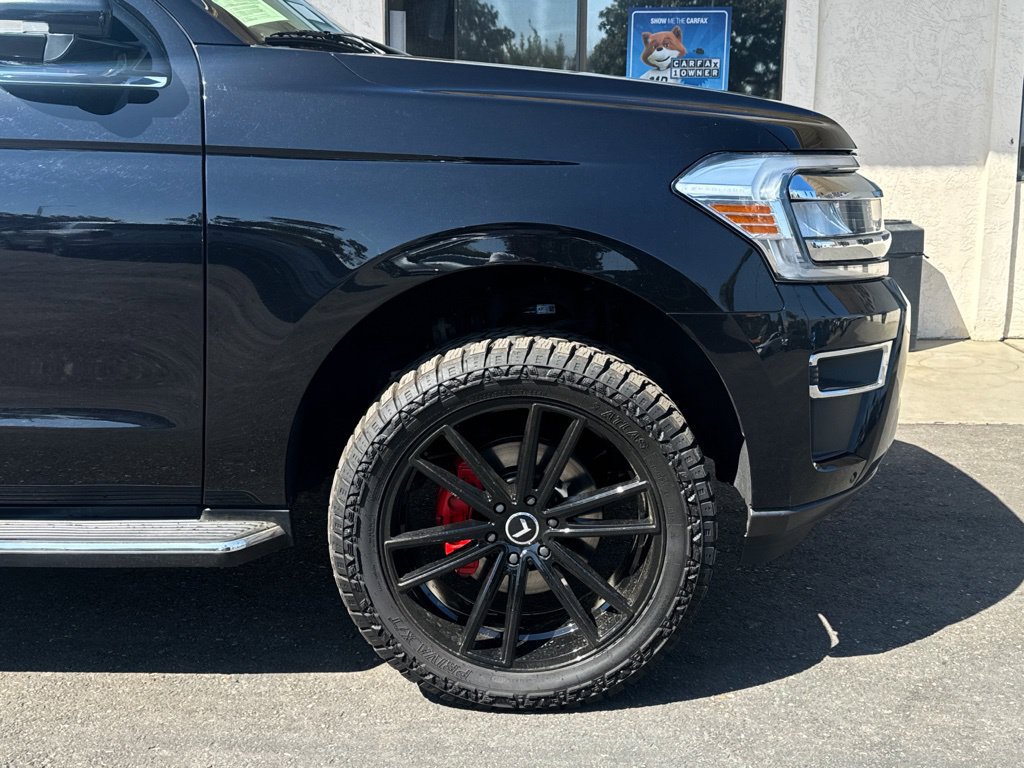 Used 2023 Ford Expedition Max Limited RWD image 2