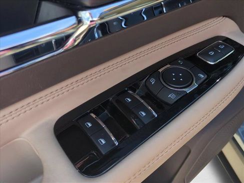 Used 2023 Lincoln Corsair FWD image 12