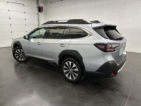 Used 2024 Subaru Outback Touring w/ Popular Package #2 AWD/4WD image 7