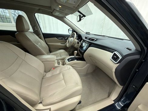 Used 2015 Nissan Rogue SL w/ SL Premium Package image 12
