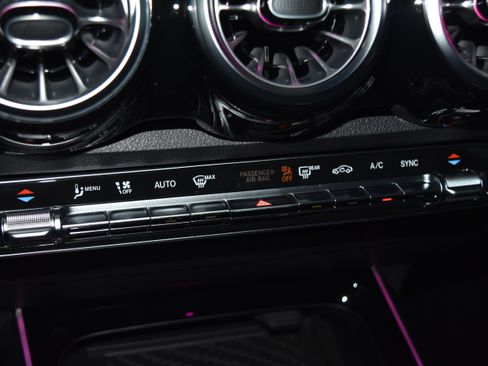 New 2026 Mercedes-Benz GLB 250 4MATIC image 12