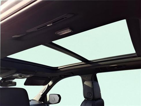 Used 2025 GMC Yukon Denali w/ Sun & Power Step Package image 22