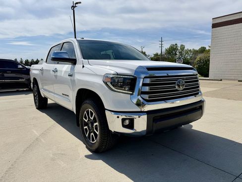 Used 2019 Toyota Tundra Limited w/ Limited Premium Package AWD/4WD image 5