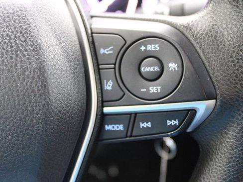 Used 2021 Toyota Camry LE FWD image 18