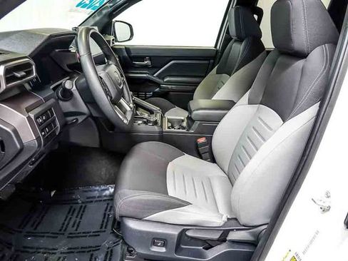 Used 2025 Toyota Tacoma TRD Off-Road AWD/4WD image 12