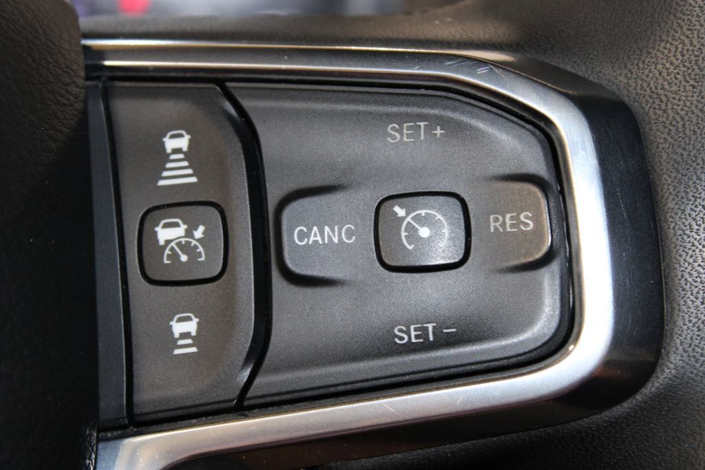 Used 2025 RAM 1500 Laramie AWD/4WD image 35