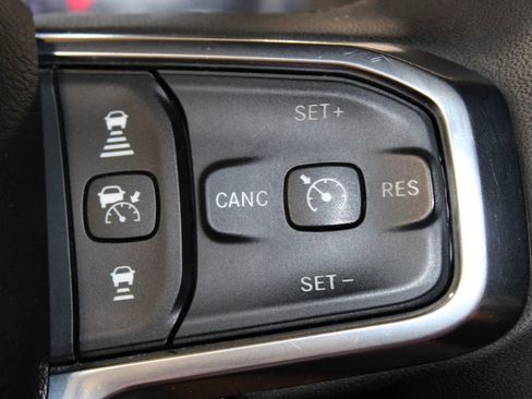 Used 2025 RAM 1500 Laramie AWD/4WD image 35