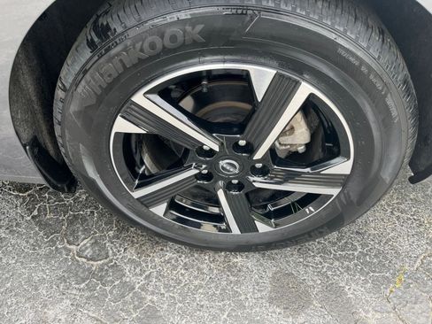 Used 2025 Nissan Sentra SV image 24