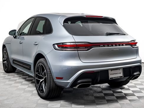 Certified 2025 Porsche Macan AWD/4WD image 3