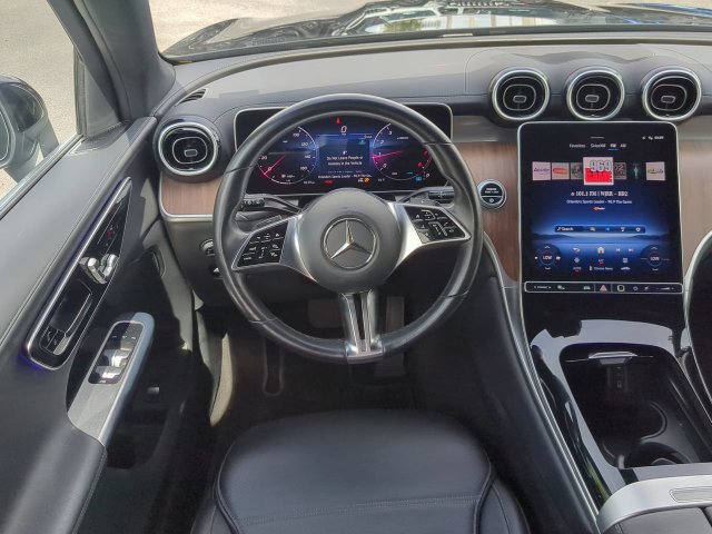 Used 2025 Mercedes-Benz GLC 300 image 18