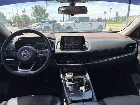 Used 2022 Nissan Rogue SV w/ SV Premium Package FWD image 5