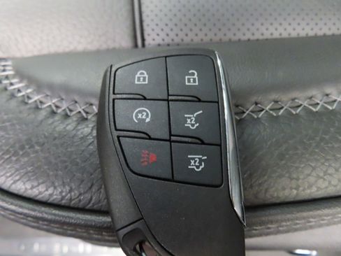 Used 2025 GMC Yukon Denali w/ Sun & Power Step Package AWD/4WD image 59