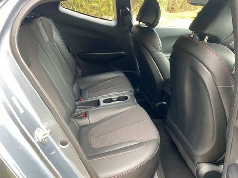 Used 2019 Hyundai Veloster Turbo image 29