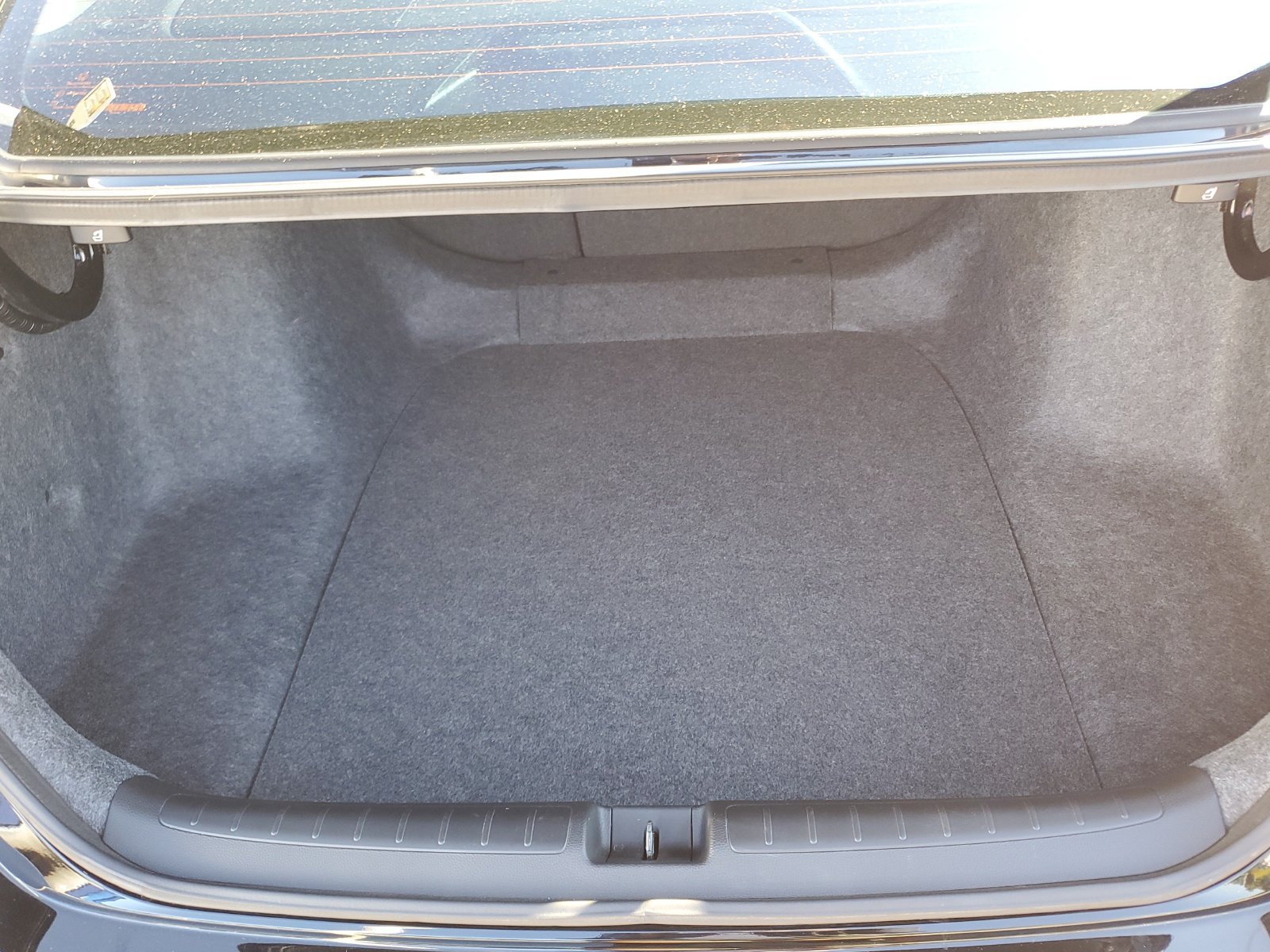 Used 2018 Honda Accord Touring image 9