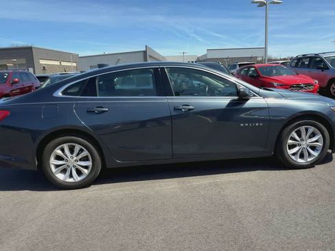 Used 2020 Chevrolet Malibu LT w/ Leather Package FWD image 9