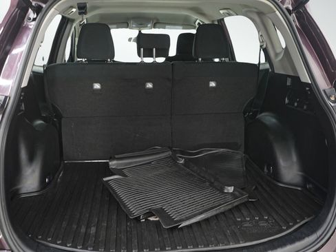 Used 2016 Toyota RAV4 LE image 9