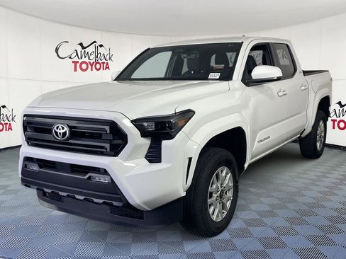 Used 2025 Toyota Tacoma SR5 image 2