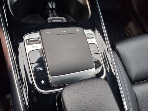 Used 2020 Mercedes-Benz GLB 250 4MATIC image 25