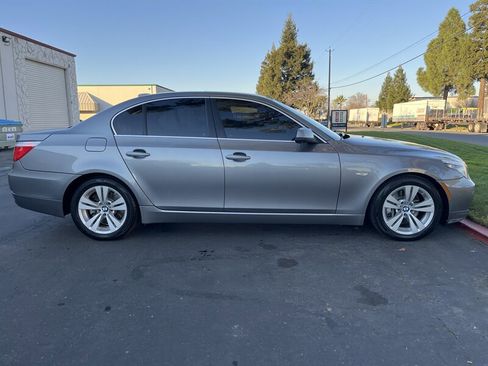 Used 2010 BMW 528i Sedan image 15
