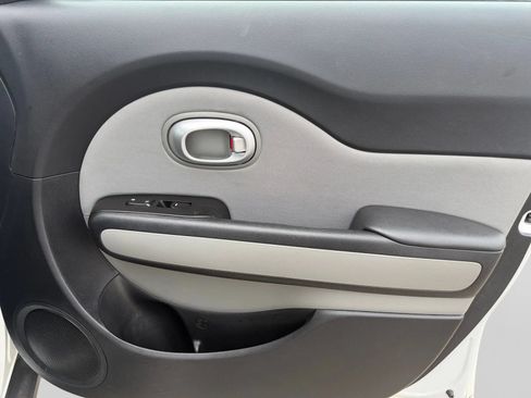 Used 2016 Kia Soul FWD image 31