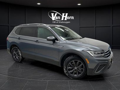 Used 2023 Volkswagen Tiguan SE w/ Panoramic Sunroof Package