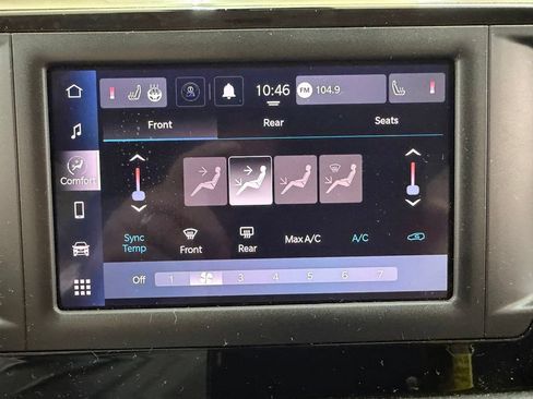 Used 2023 Chrysler Voyager LX FWD image 27