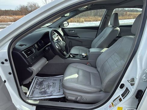 Used 2016 Toyota Camry XLE image 24