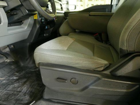 Used 2024 Ford F350 XLT w/ FX4 Off-Road Package AWD/4WD image 9