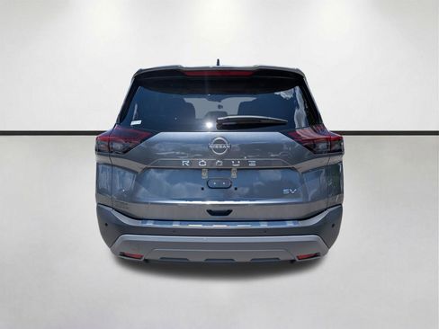 Used 2023 Nissan Rogue SV w/ SV Premium B Package FWD image 4