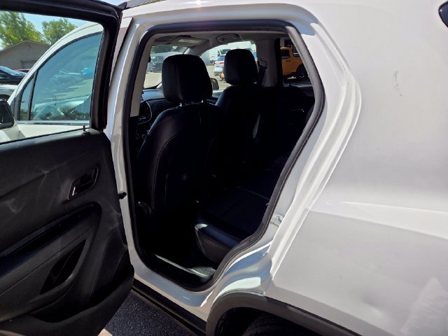 Used 2019 Chevrolet Trax LT w/ LT Convenience Package AWD/4WD image 33