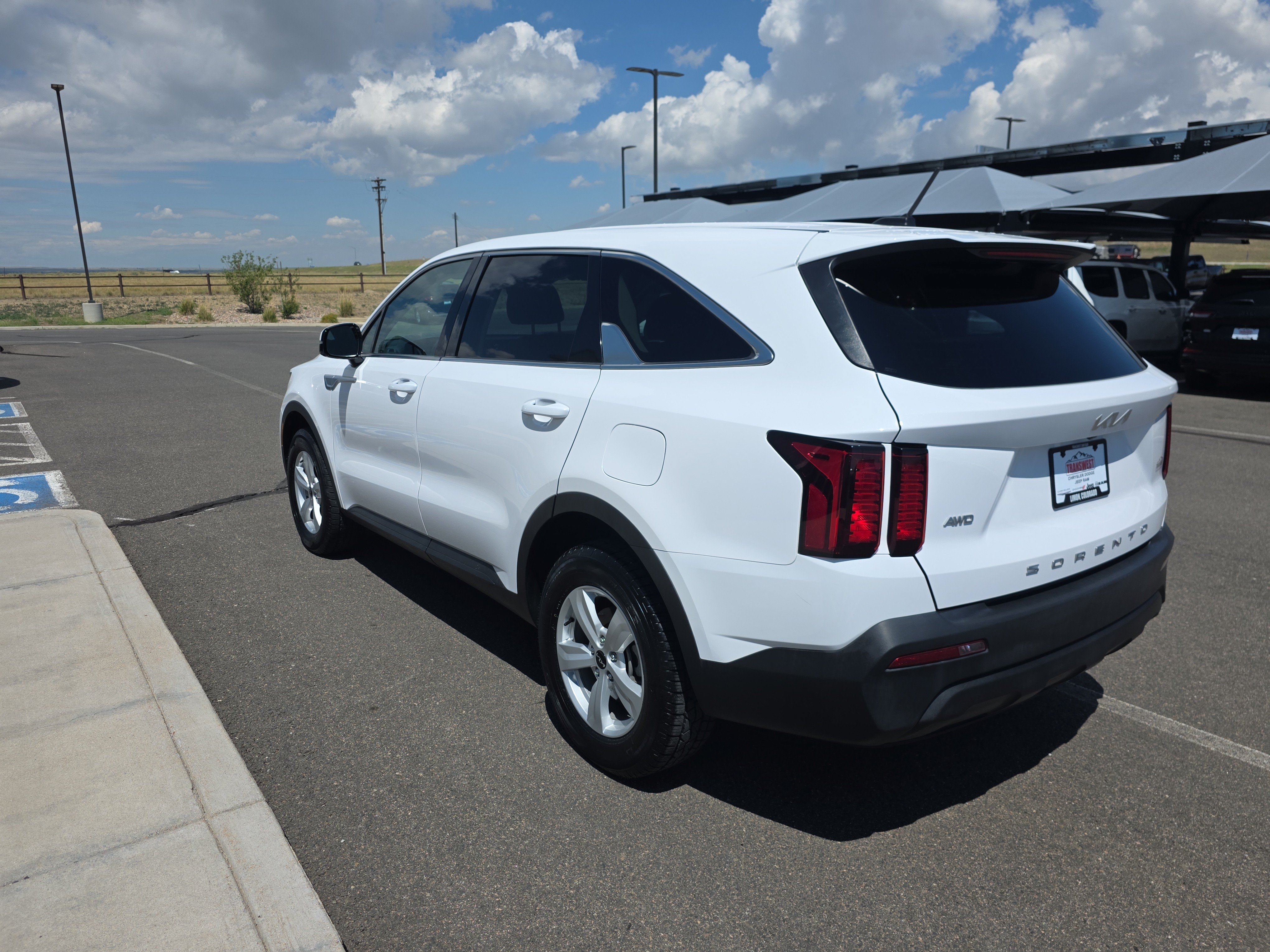 Used 2022 Kia Sorento LX AWD/4WD image 6