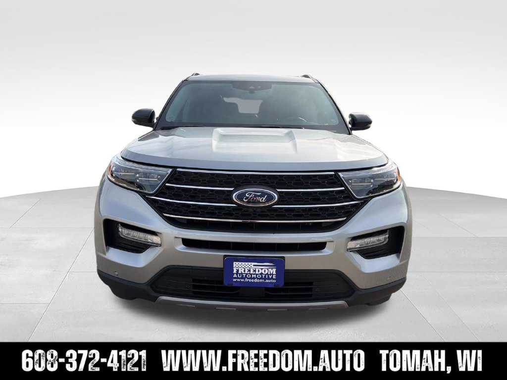 Used 2024 Ford Explorer XLT w/ Equipment Group 202A AWD/4WD image 12