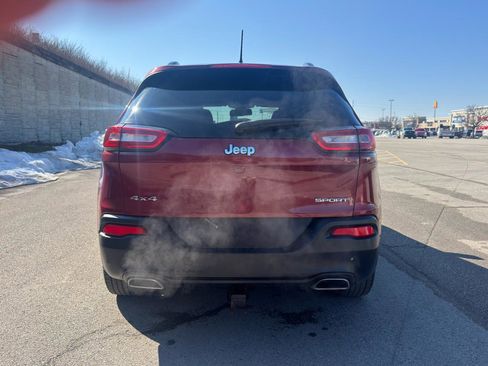 Used 2017 Jeep Cherokee Sport w/ Cold Weather Group AWD/4WD image 3