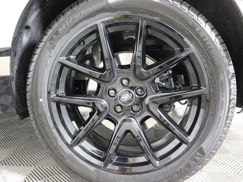 New 2026 Land Rover Range Rover Velar Dynamic SE image 33