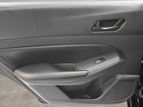 Used 2024 Nissan Altima 2.5 SV FWD image 13