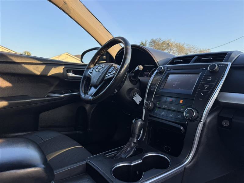 Used 2017 Toyota Camry SE FWD image 18