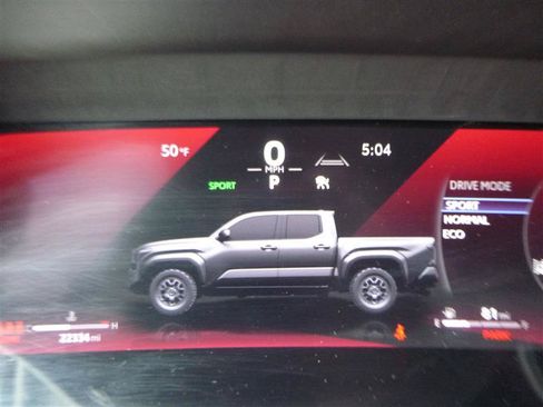 Used 2025 Toyota Tacoma TRD Off-Road AWD/4WD image 14