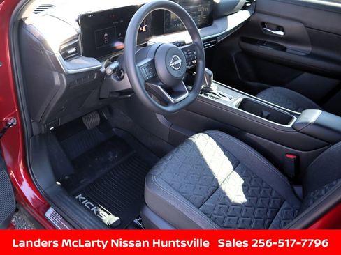 Used 2025 Nissan Kicks SR AWD/4WD image 17