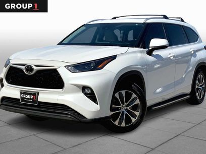 Used 2023 Toyota Highlander XLE